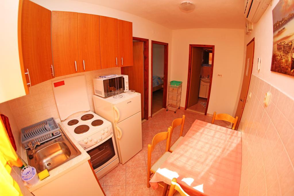 Apartments And Rooms Zvjezdana Hvar Town Habitación foto